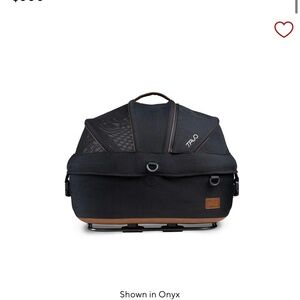 Tavo small car seat with base set.